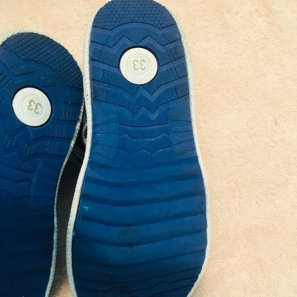Boys sandal size 33